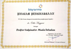 piagam_penghargaan_biofarma_kepada_dr_odhi